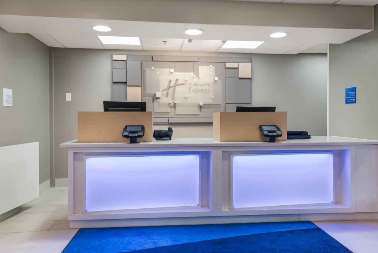 Holiday Inn Express - Plymouth By Ihg Esterno foto