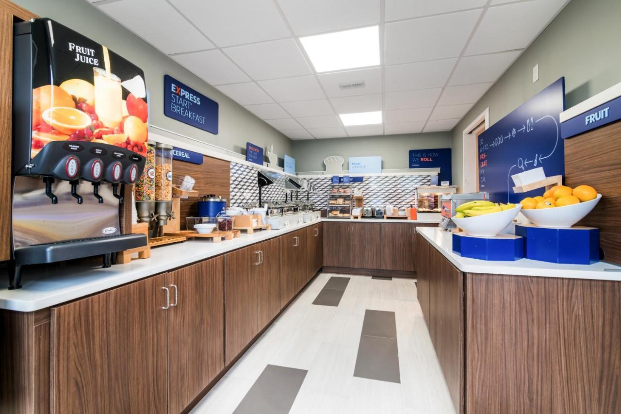 Holiday Inn Express - Plymouth By Ihg Esterno foto