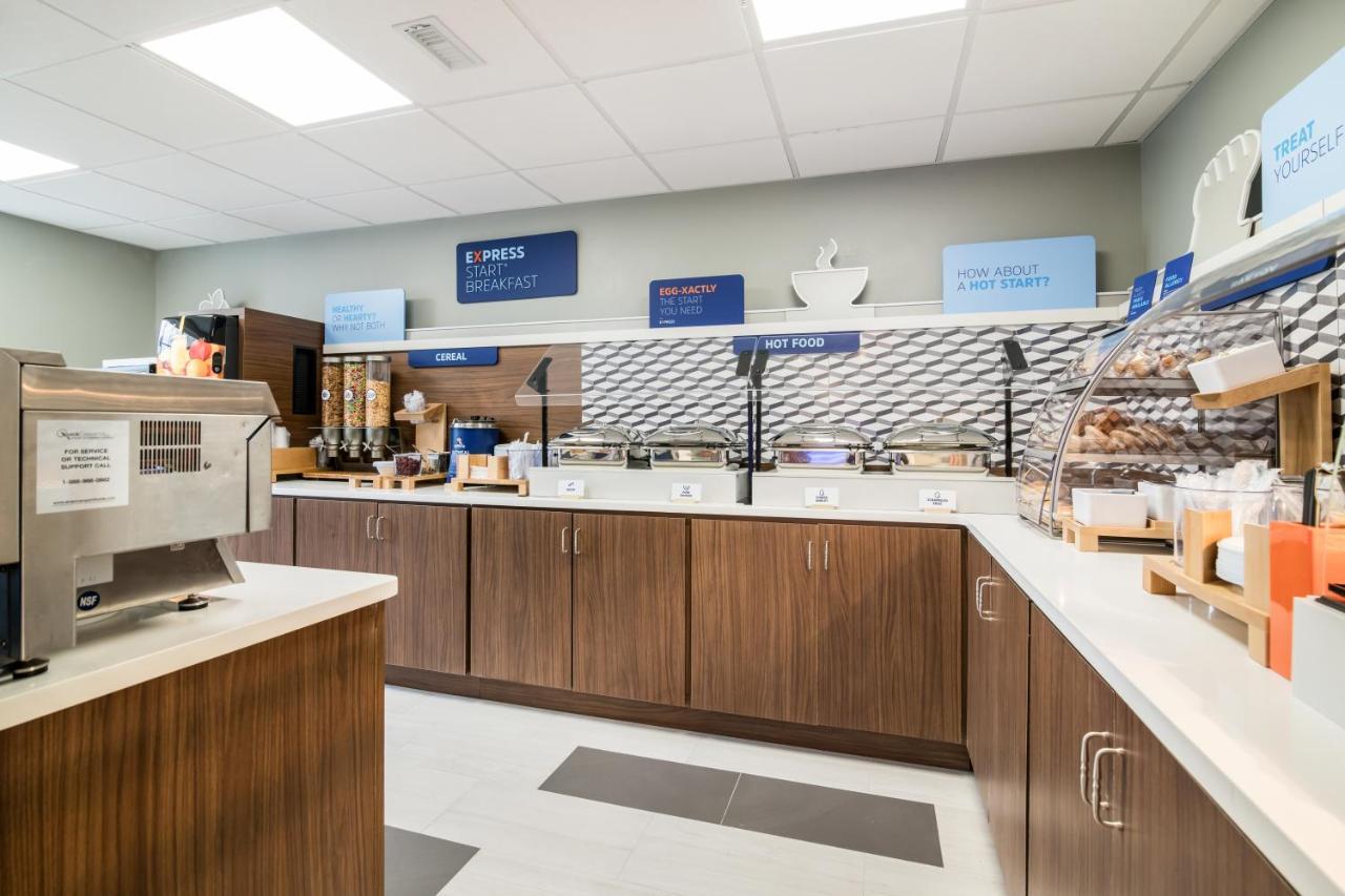 Holiday Inn Express - Plymouth By Ihg Esterno foto