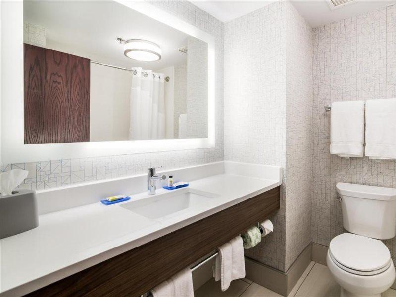 Holiday Inn Express - Plymouth By Ihg Esterno foto