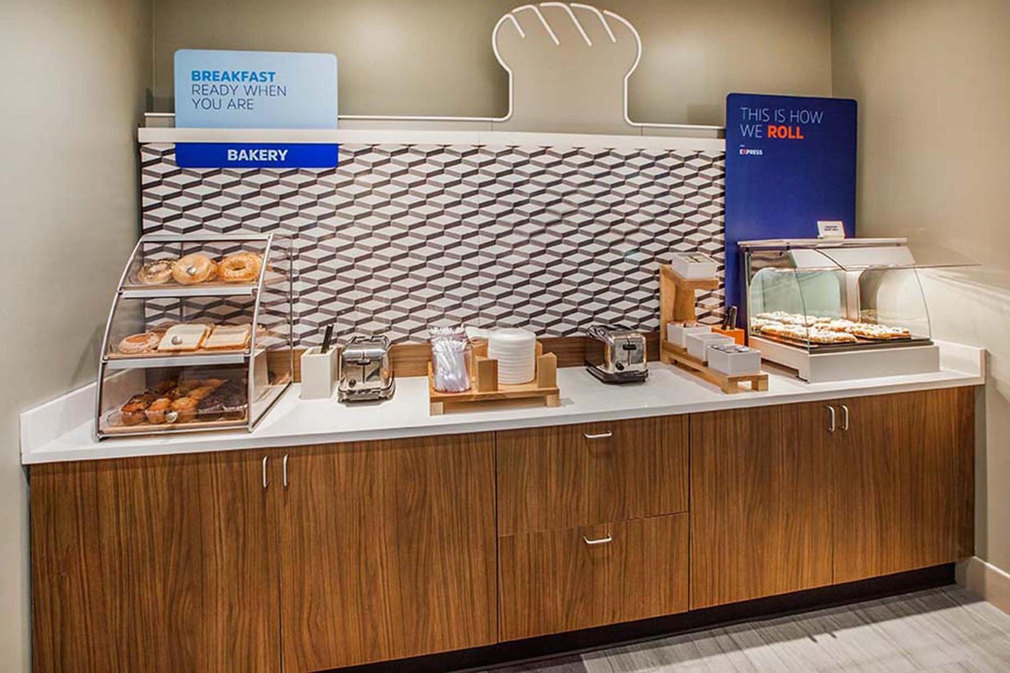 Holiday Inn Express - Plymouth By Ihg Esterno foto